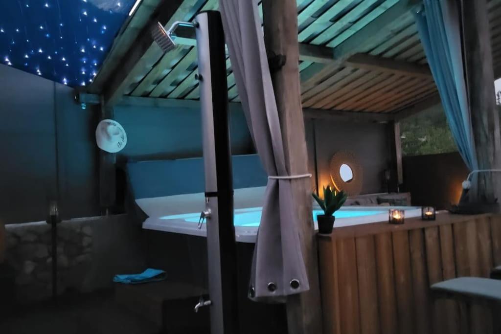 L'Antre Deux Pierres, Romantisme, Jacuzzi Exterieur, Plateau Dinatoire Bouyon Екстериор снимка